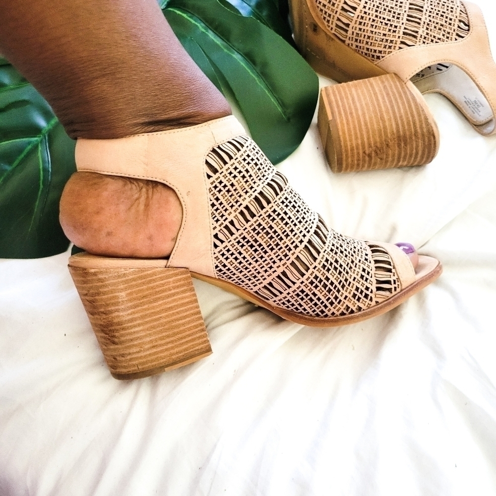 Vince Camuto Keannie Open Toe Booties Block Heel … - image 2